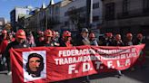 Día del Trabajador en Bolivia sin fuentes laborales y la COB secuestrada - El Diario - Bolivia