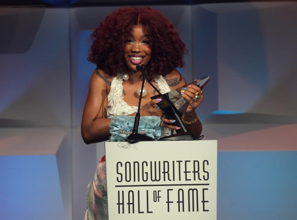 Timbaland inducted into Songwriters Hall of Fame; SZA wins young songwriter award