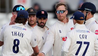 County Championship: Essex pace bowlers dominate Lancashire