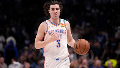 Thunder trade guard Josh Giddey to Bulls for Alex Caruso, AP source says