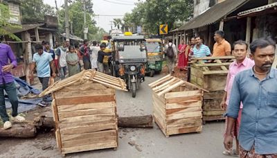 Violence erupts at Jaynagar in West Bengal over allegations of rape and murder of a nine year old