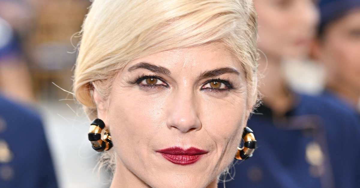 Selma Blair Rocks Red Bikini by the Pool As She Sends Team USA a Message