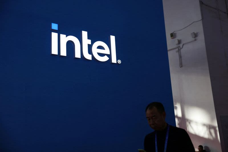 Apollo proposes $5 bln investment in Intel- Bloomberg By Investing.com