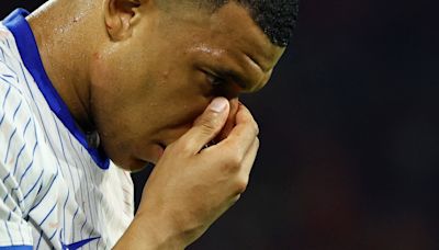 Cómo deberá ser la máscara de Mbappé según la FIFA