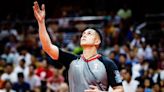 El mexicano Omar Bermúdez en el Francia vs Canadá del Baloncesto Olímpico