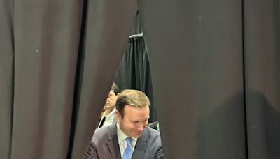 CT Democrats nominate Chris Murphy for third term at convention