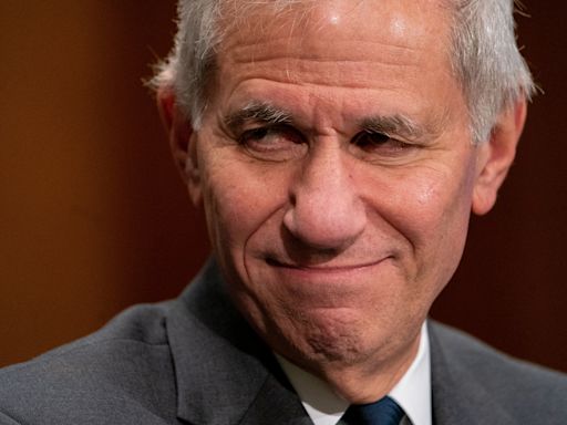 Biden, Fire Bank Regulator Martin Gruenberg