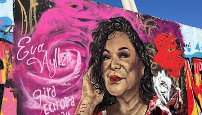 Rinden homenaje a Eva Ayllón en el Mauerpark del Muro de Berlín a poco de iniciar gira por Europa (VIDEO)
