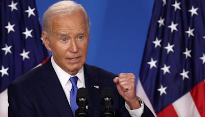 "Soy la persona mejor calificada": Biden defiende su candidatura frente a las crecientes críticas, pero dos nuevos lapsus ensombrecen su contraataque