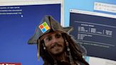 Usuario pide ayuda a soporte oficial de Microsoft para activar Windows 10 y el técnico usa un crack
