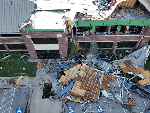 Powerful winds cause damage in NE Oklahoma City