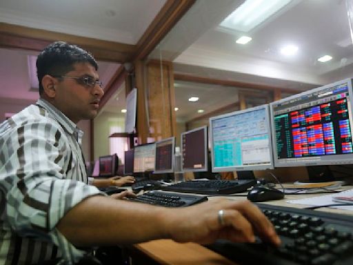 Foreigners sell nearly $1 billion in Indian equities in two days since budget