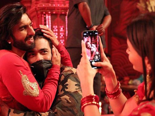 Rocky Aur Rani Kii Prem Kahaani clocks one year: Ranveer Singh and Alia Bhatt share BTS pictures and videos from floor