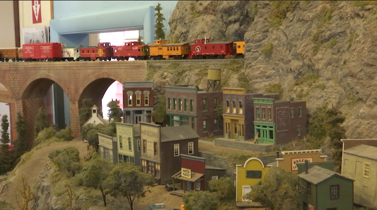 Get a birds’-eye view of Lansing’s model railroads