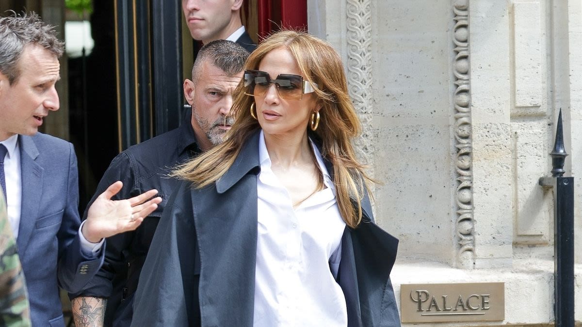 Jennifer Lopez Handles Business in Flared Jeans and a $20,000 Birkin Bag