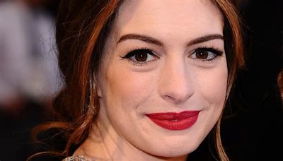Anne Hathaway: «Per un provino ho dovuto baciare dieci ragazzi»