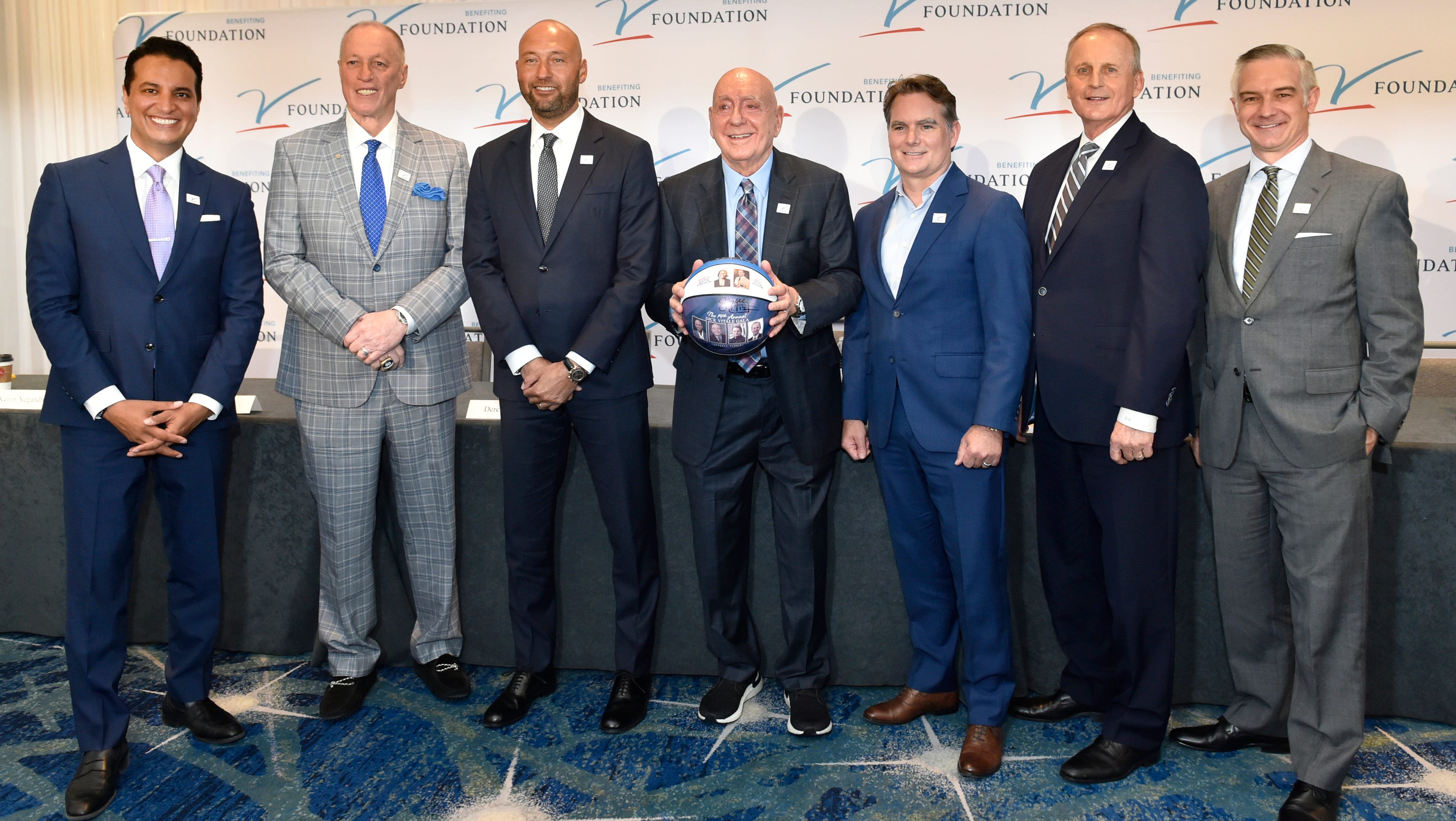 Derek Jeter, Rick Barnes, Jim Kelly, Jeff Gordon honored at record-setting Dick Vitale Gala