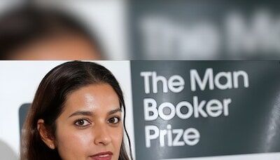 Pulitzer Prize winner Jhumpa Lahiri rejects award over museums kaffiyeh ban