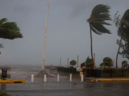 Beryl es cada vez más fuerte y podría tocar tierra en EE.UU. como huracán categoría 2, advierte el NHC