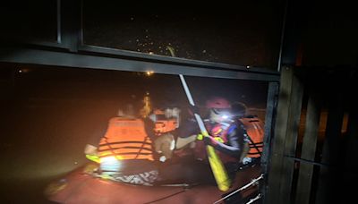 宜蘭市清華二路淹水道路中斷 宜縣消防局深夜撤離13民眾 | 蕃新聞