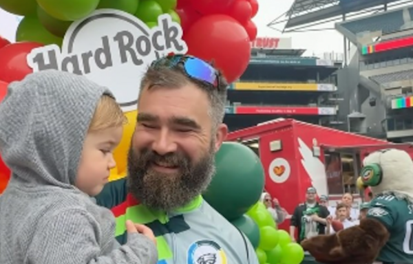 Jason Kelce Shares Funny Photo of Daughter Meeting Eagles Mascot