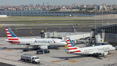 American Airlines pilot slams on the brakes at the and aborts take-off