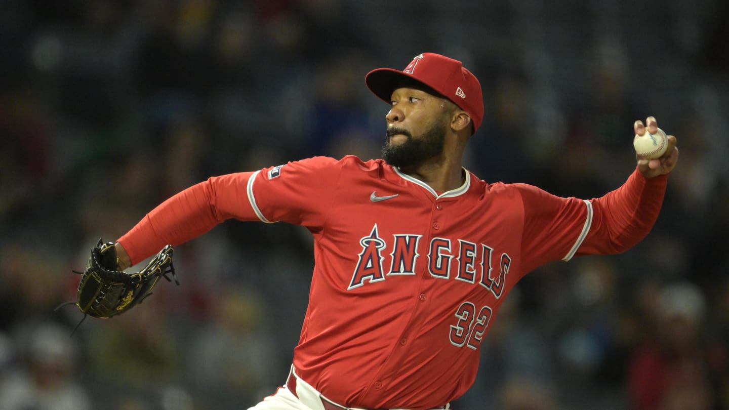 Angels Bring Back Reliever Who Elected to Leave Organization