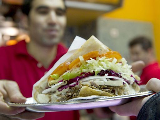 Alemania se enfrenta a Turquía en una guerra abierta por el kebab