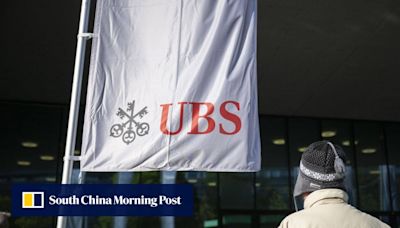 UBS weighs bonus for investment bankers who refer rich clients