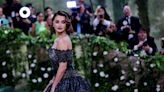 "Maggie Gyllenhaal es una directora increíble", asegura Penélope Cruz desde la Met Gala