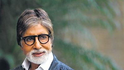 Amitabh Bachchan's life-sized statue by Indian-American businessman listed as tourist attraction on Google Maps