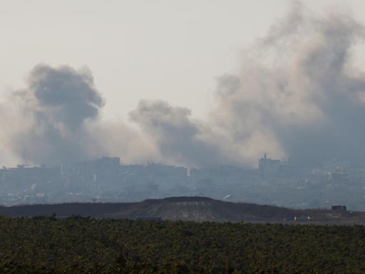 Heavy fighting rocks Gaza as thousands on the move again