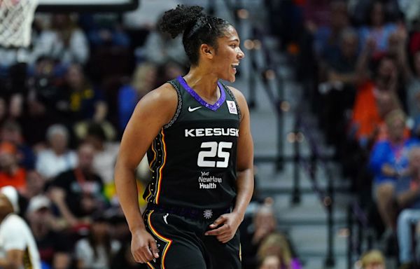 Footage of Alyssa Thomas Injuring Candace Parker Resurfaces