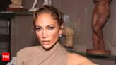 Jennifer Lopez spotted with ring on wedding finger amid divorce from Ben Affleck; singer looking to move into new mansion - Times of India