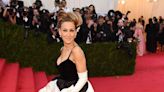 Sarah Jessica Parker's Oscar de la Renta Met Gala Gown Is Hitting the Auction Block