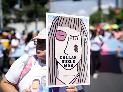 Personas trans denuncian ataques y discurso de odio en El Salvador en Día contra Homofobia