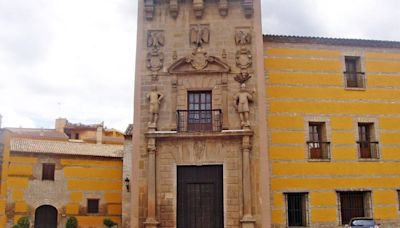 El Palacio de los Niños de Don Gome acoge la presentación del número 38 de la revista Mirando al Santuario