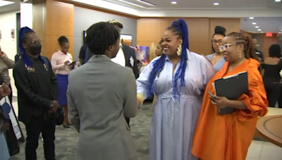 Jill Scott gives back to Philadelphia community once again by providing scholarship awards