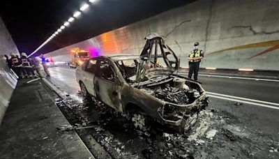 雪山隧道北上「老車燒起來」駕駛、乘客2人倉皇逃生 雙向隧道封閉中