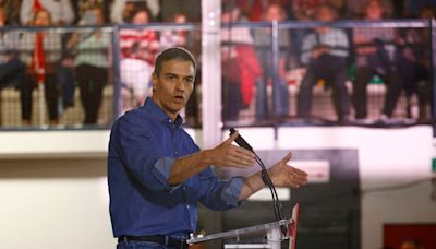 Pedro Sánchez planta cara a las leyes de PP y Vox que "invisibilizan" el franquismo: "El Gobierno defenderá la memoria democrática y la dignidad de las víctimas"