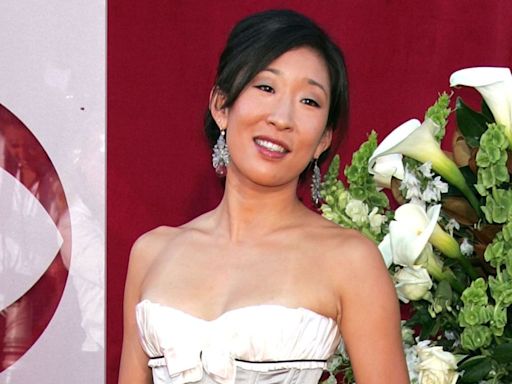 Great Outfits in Fashion History: Sandra Oh in a Bow-Adorned Corset Dress