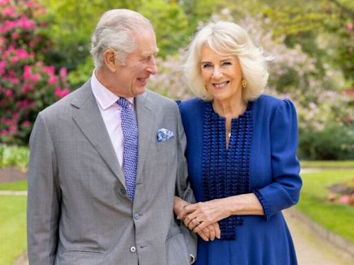 All the subtle details you may have missed in Charles and Camilla's new picture