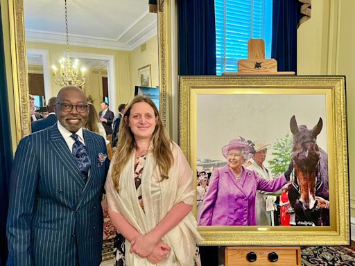 Homewood native unveils portrait of Queen Elizabeth II