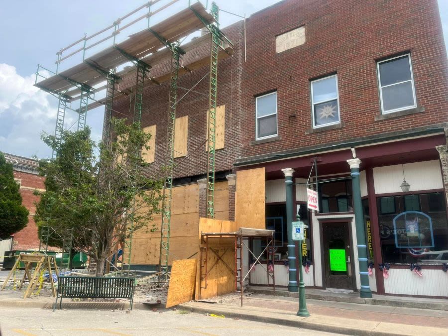 Renovations nearing completion at Tuscola candy shop