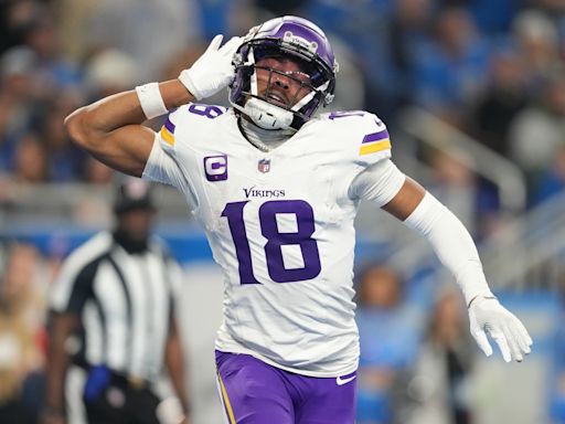 Vikings, star WR Justin Jefferson agree to extension reportedly worth $140M, making him highest-paid non QB in NFL