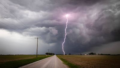 Storms, tornadoes, flooding: See how KC’s National Weather Service watches for it all