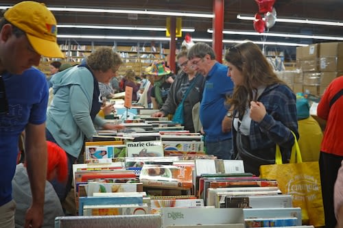 Powell’s Books warehouse sale draws thousands on its first day