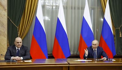 Vladímir Putin asume la presidencia rusa con la ausencia de los líderes europeos