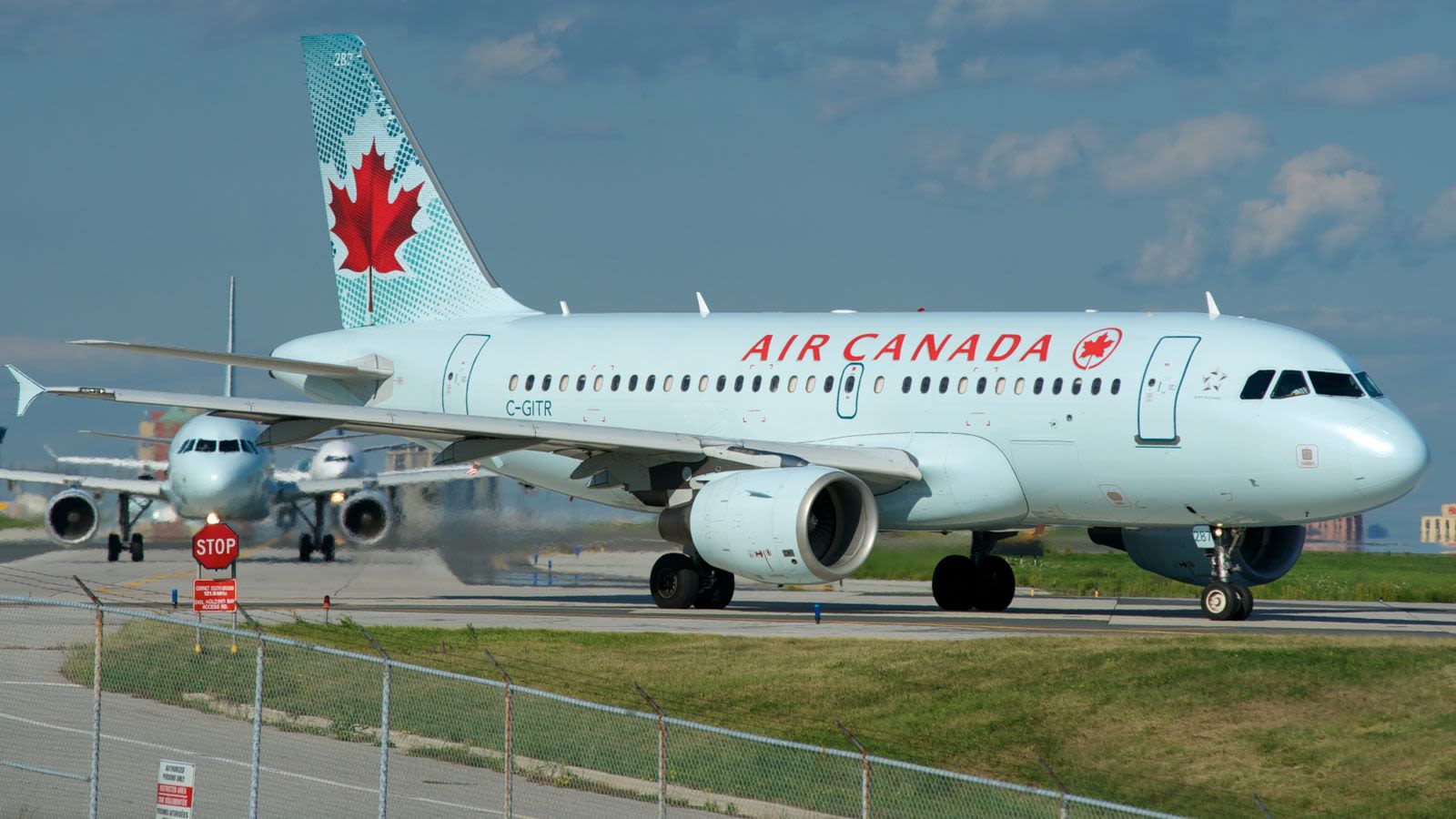 Air Canada demands government intervention to rob pilots of right to strike