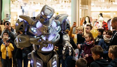 Banbury's Castle Quay to host superheroes every Saturday this August